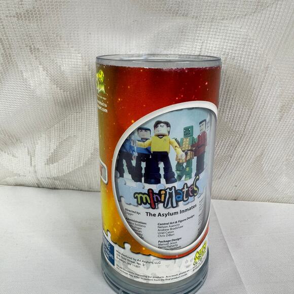 Minimates Star Trek Dr. McCoy Action figure Art Asylum 2002 1st release canister - Picture 2 of 5